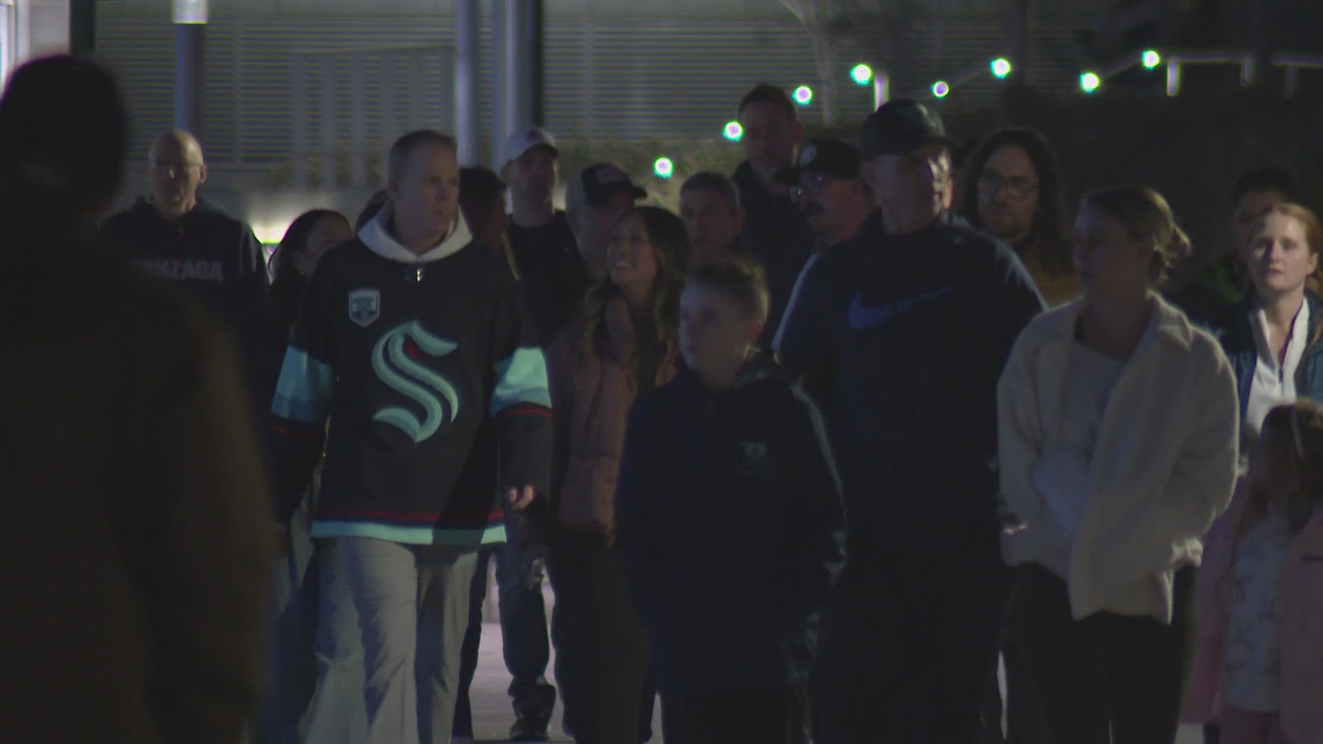 Seattle fans urged to use transit to avoid 'massive chaos' this weekend