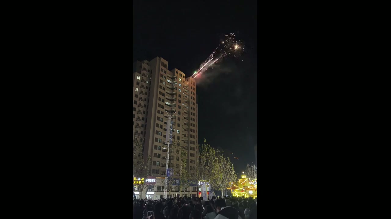 Fireworks launched from high-rise building in Jiangsu, China
