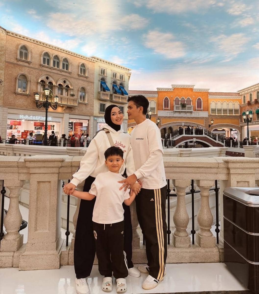 10 potret keluarga Citra Kirana jalan-jalan di Macau, happy! 3 AA1UHso2