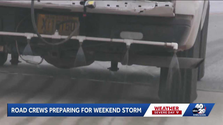 NWA road crews prepare for winter weather threat