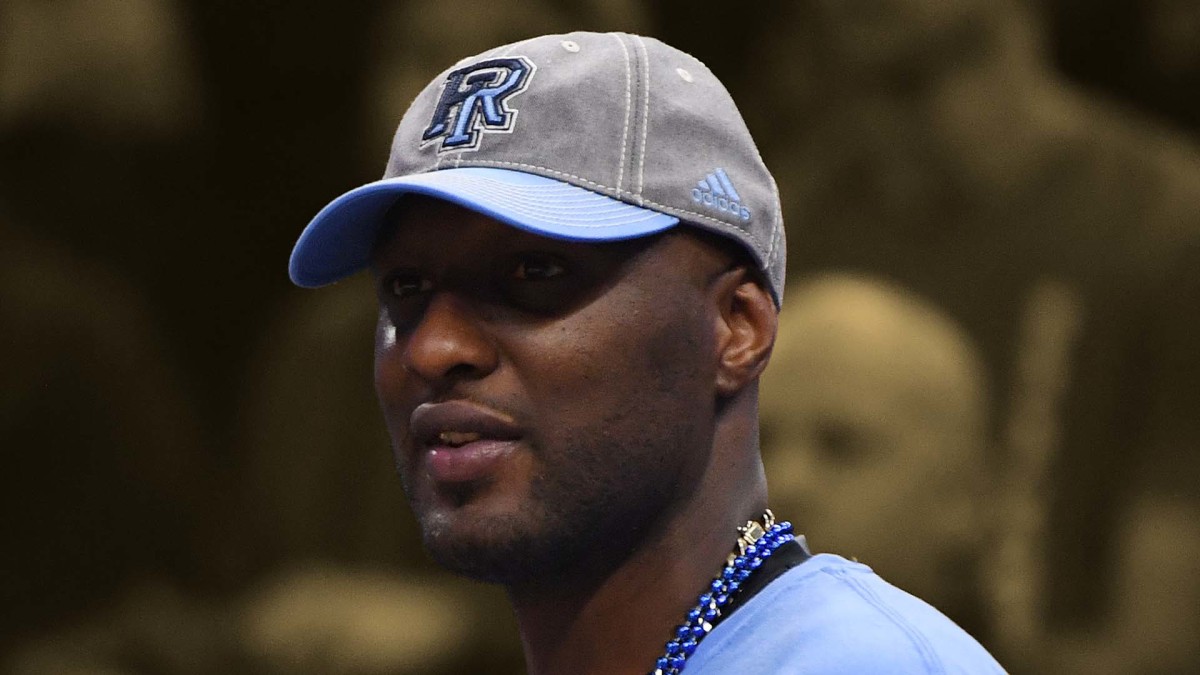 Details of the latest Lamar Odom arrest have emerged: "Overwhelming odor of marijuana"<br>