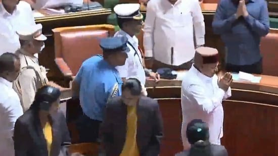 Karnataka governor walks out of assembly without completing speech amid ...