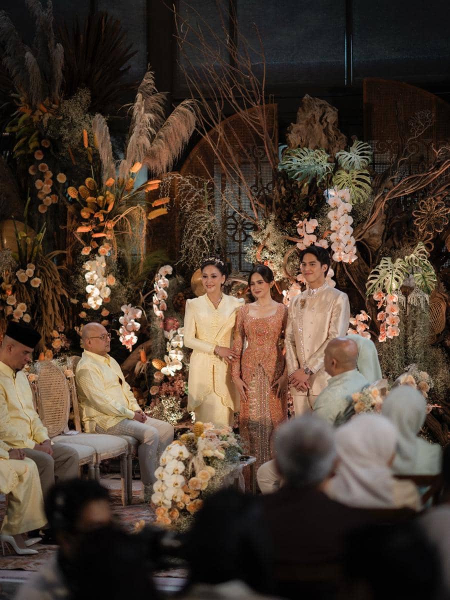 Keluarga di Lamaran El Rumi dan Syifa Hadju (instagram.com/elelrumi)