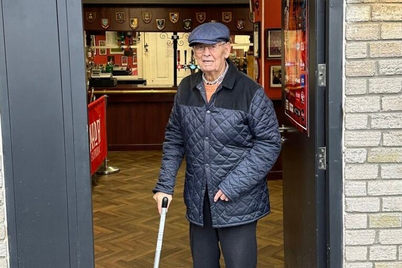 'All-time great' and 'true gentleman' of Welsh rugby dies