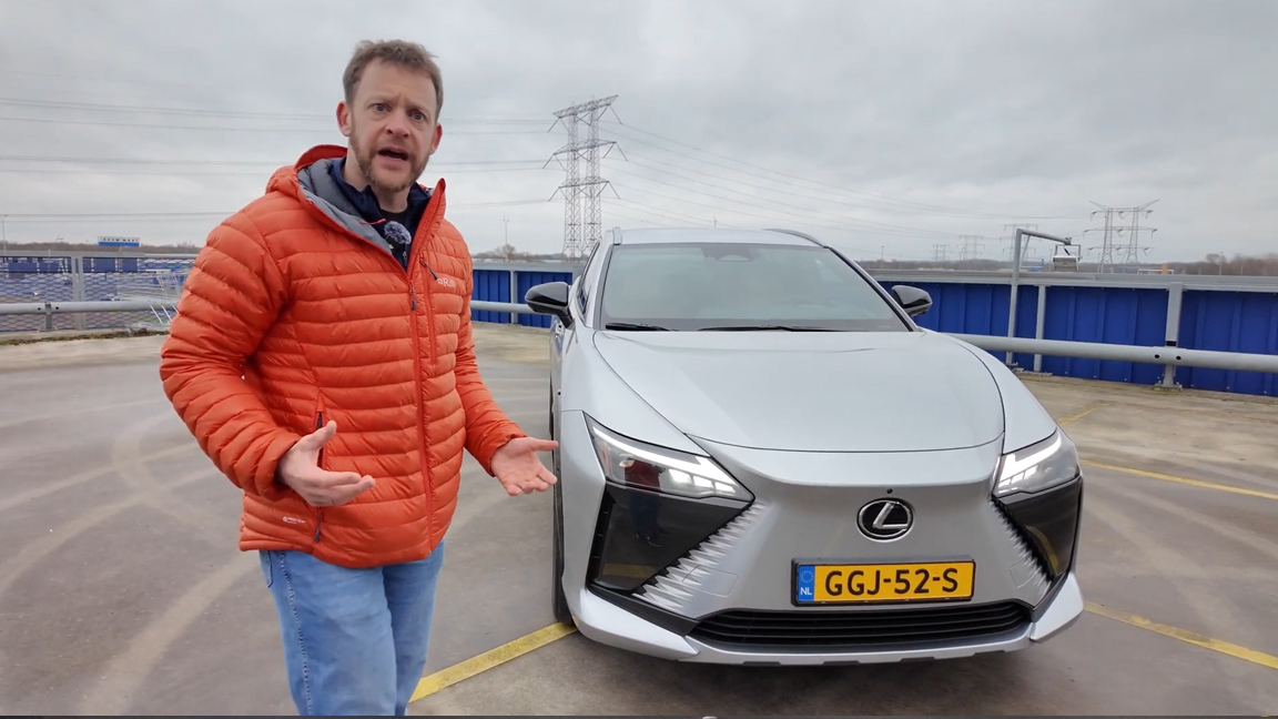 Stijlvol en stil rijden met de Lexus RZ300e