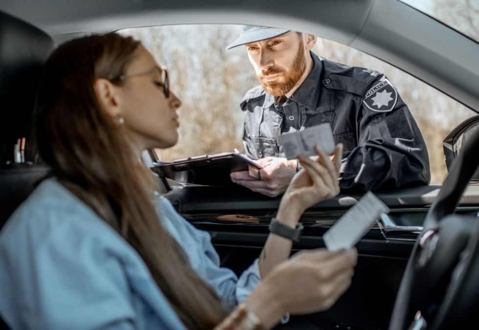 14 questions cops use to trick you into talking too much