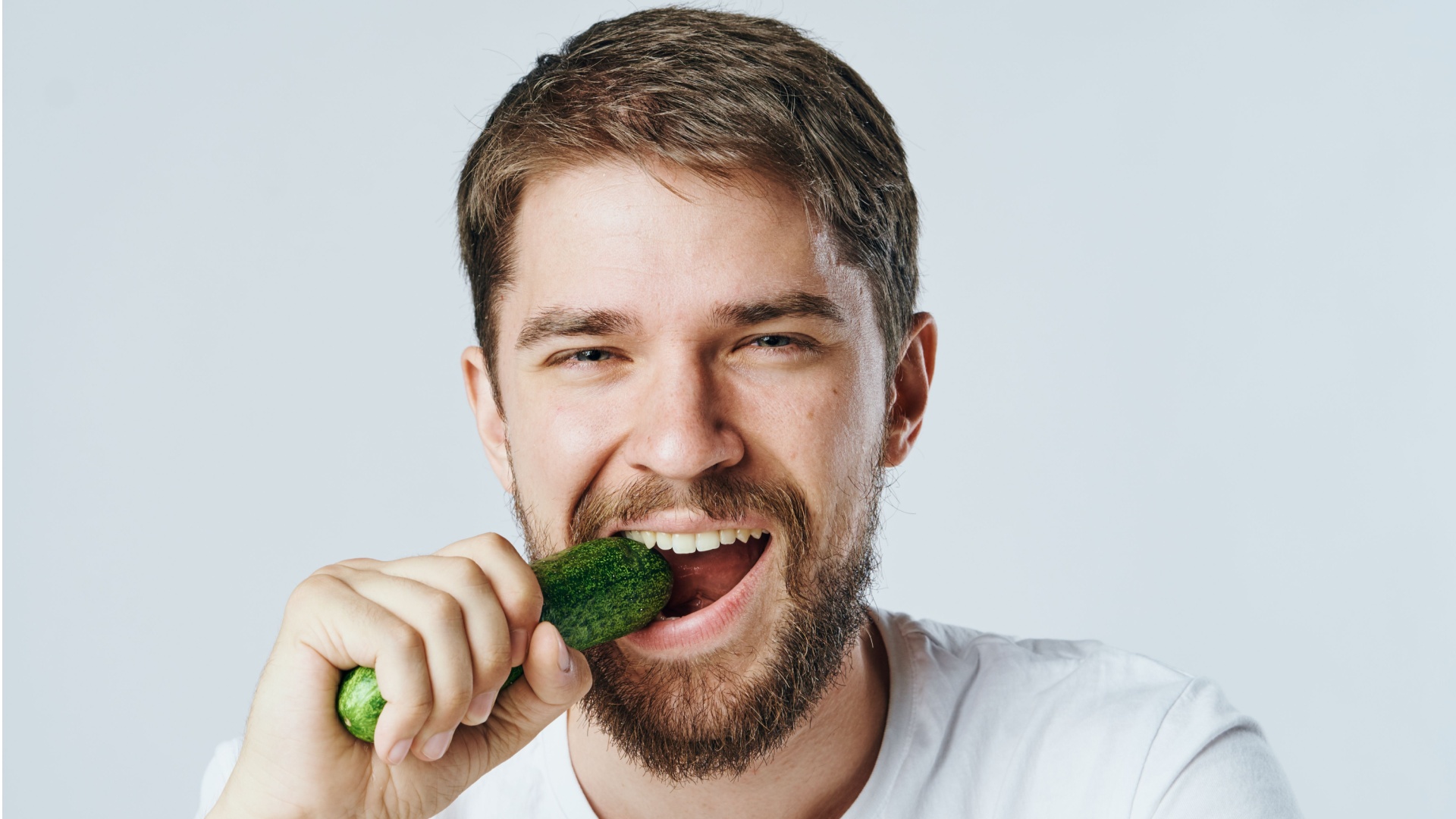 8 health benefits of eating cucumbers on a regular basis