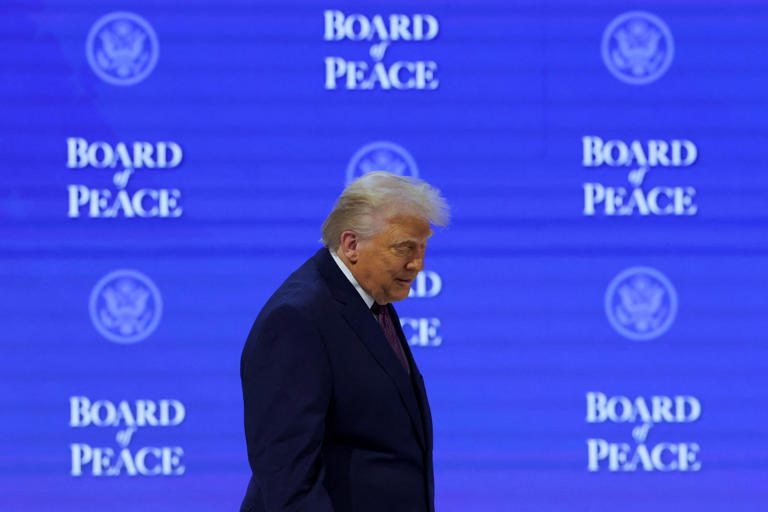 Trump se reunirá con Zelensky en Davos mientras sus enviados se dirigen a Moscú