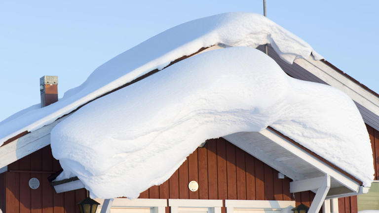Raking snow off the roof: Here's what to know about proper safety ...
