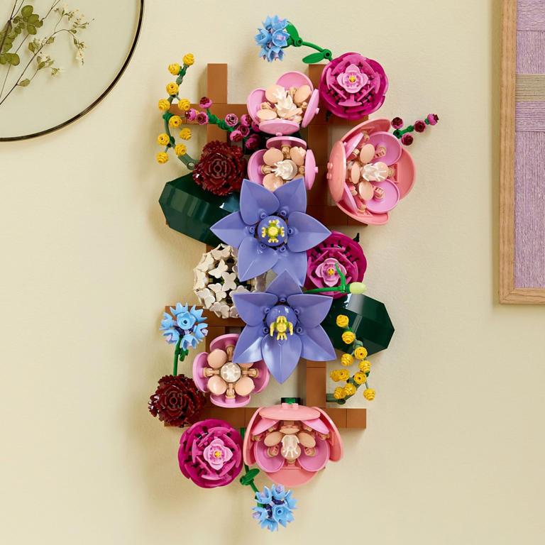 Lego botanicals flower wall is a Valentine's Day gift