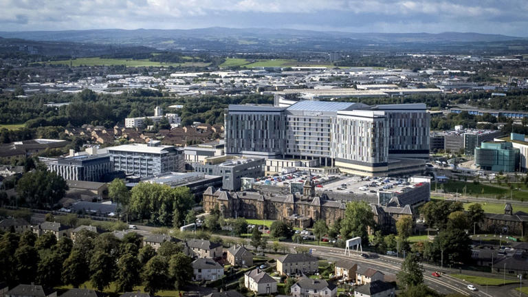Hospital inquiry families call for health board bosses to 'face a ...