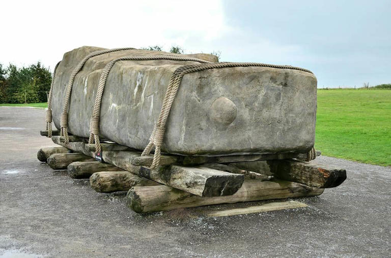 Tiny grains of sand may explain how humans moved the Stonehenge ...