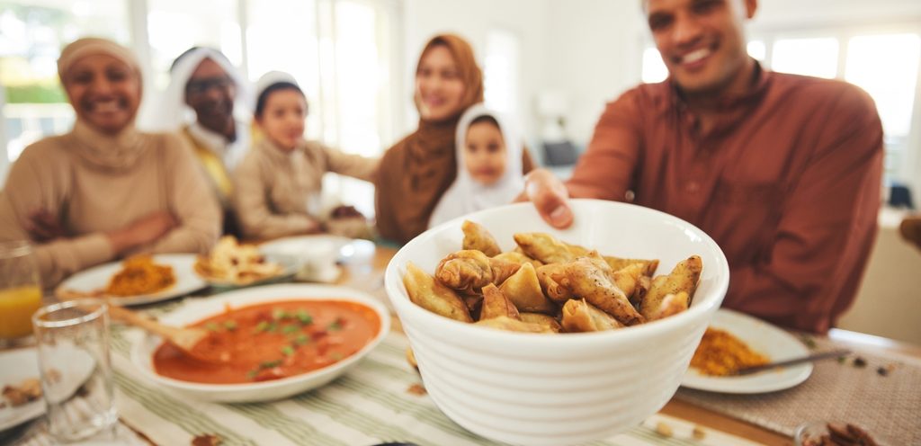 السمبوسك مقبّل أساسي في شهر رمضان المبارك