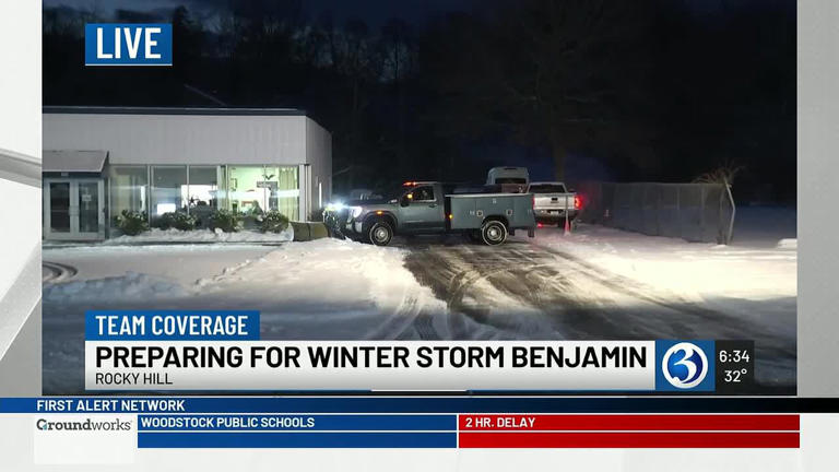 School districts delayed as overnight snow leads to slick roads