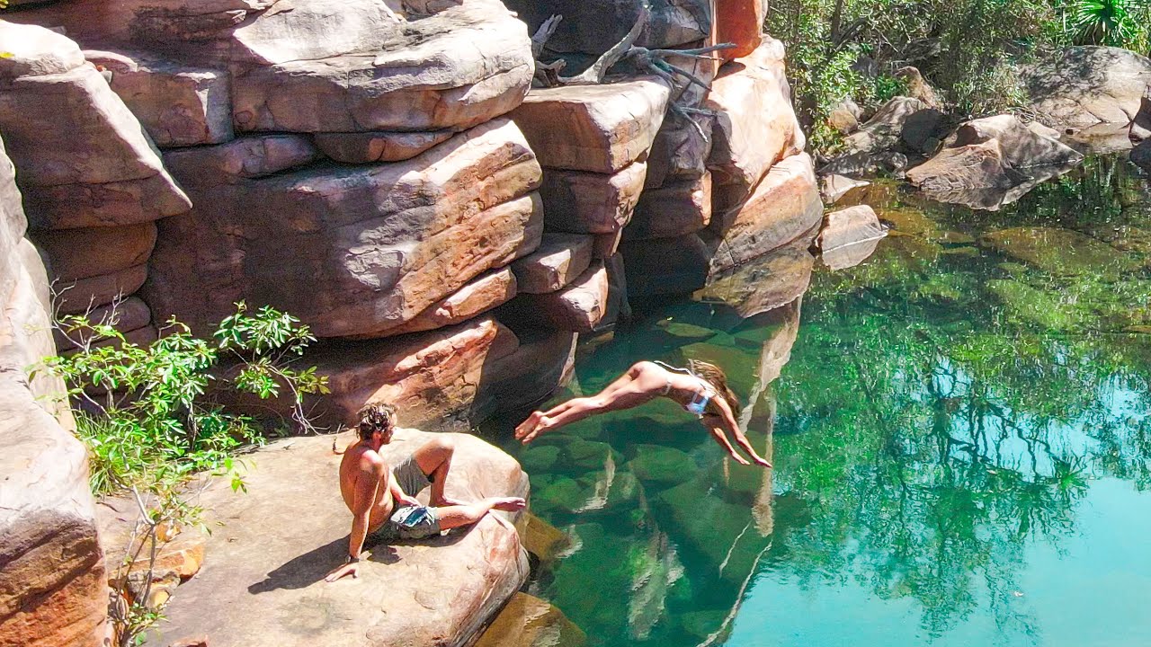 Lost in the Australian wilderness - and racing against the heat