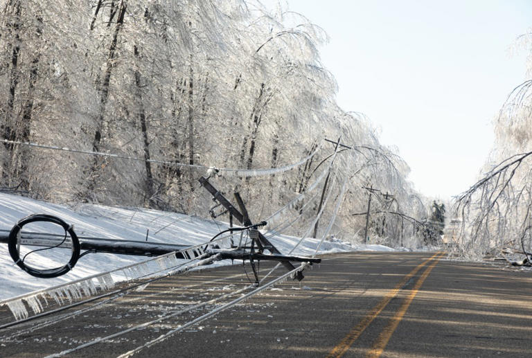 Winter storm power outage map as people could go without heat for days