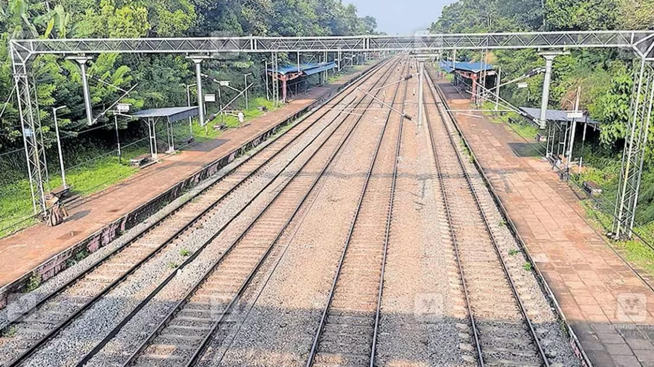 Indian Railways: ఎక్కడపడితే అక్కడున్నా రైల్వే వస్తువులు ఎందుకు చోరీ ...