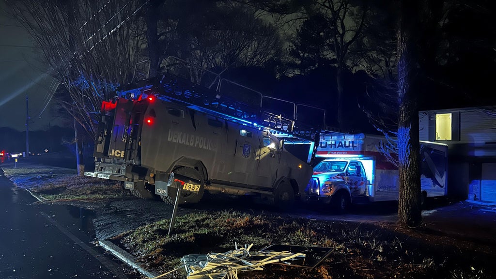Deputies kill man after eviction attempt turns into SWAT standoff at ...