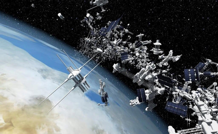UNAM advierte crisis por basura espacial; la mitad de los satélites en ...