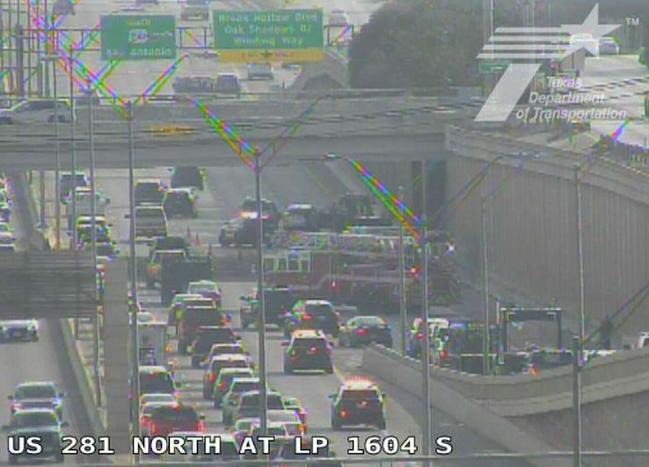 Major crash closes lanes near US 281 and Loop 1604 on North Side