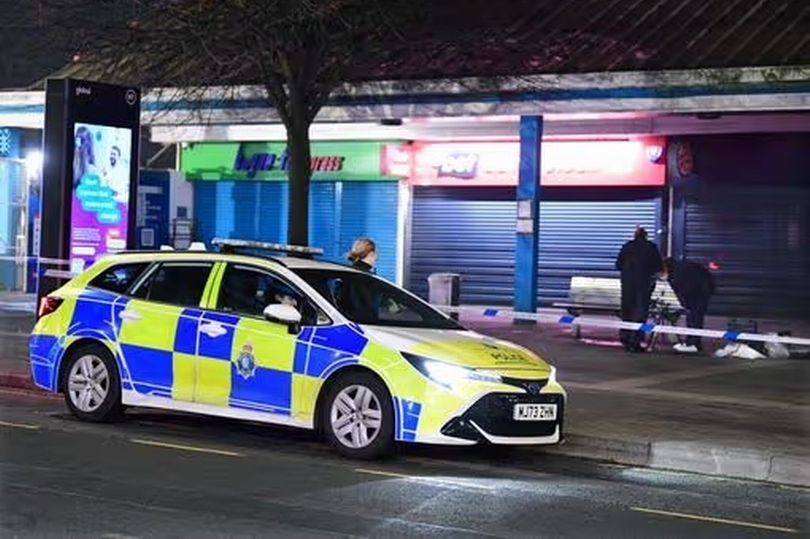 blood-everywhere-as-police-swarm-shopping-centre-after-man-attacked