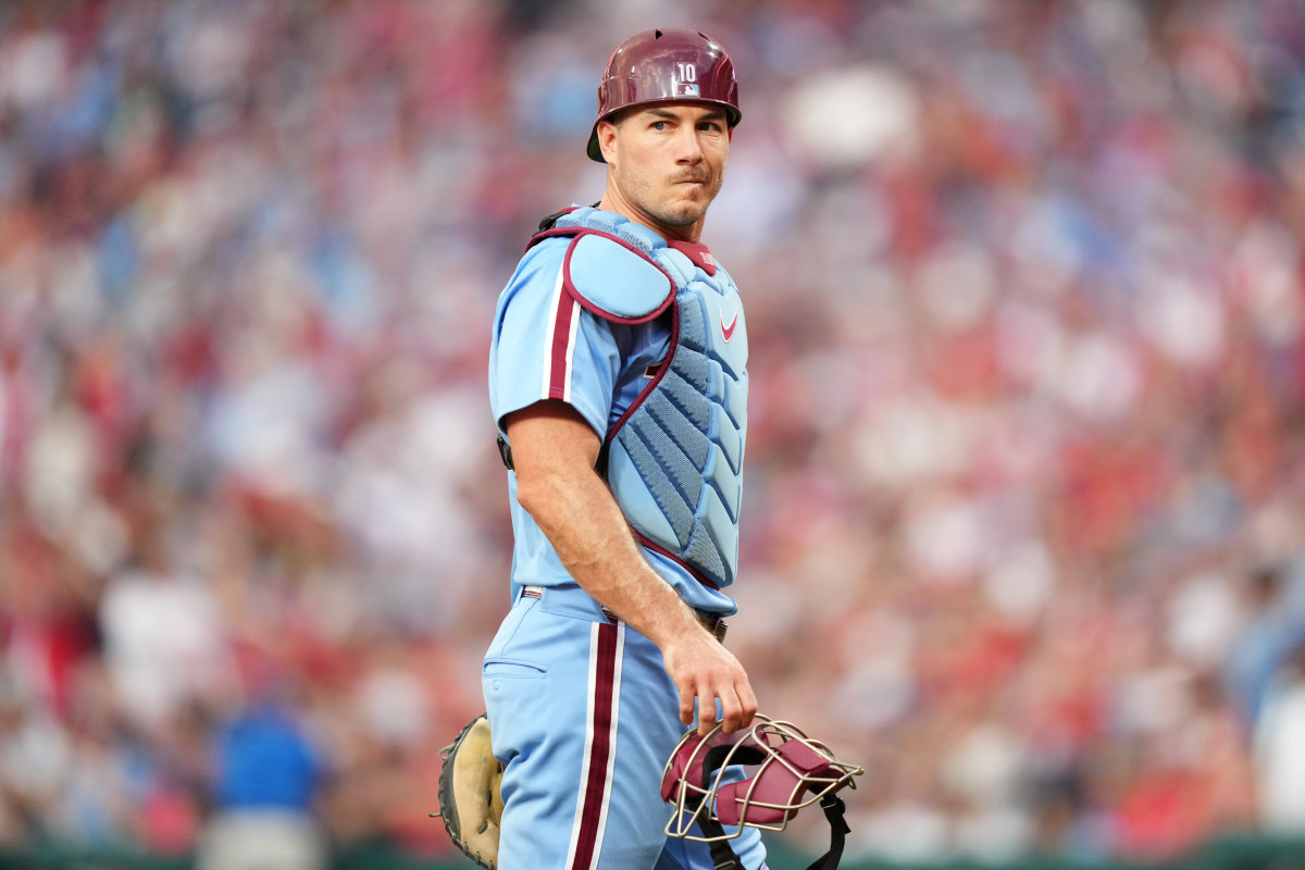 Rob Thomson announces JT Realmuto news at Phillies spring training<br><br>