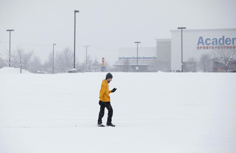 How much snow could Springfield get this weekend? See when it'll start