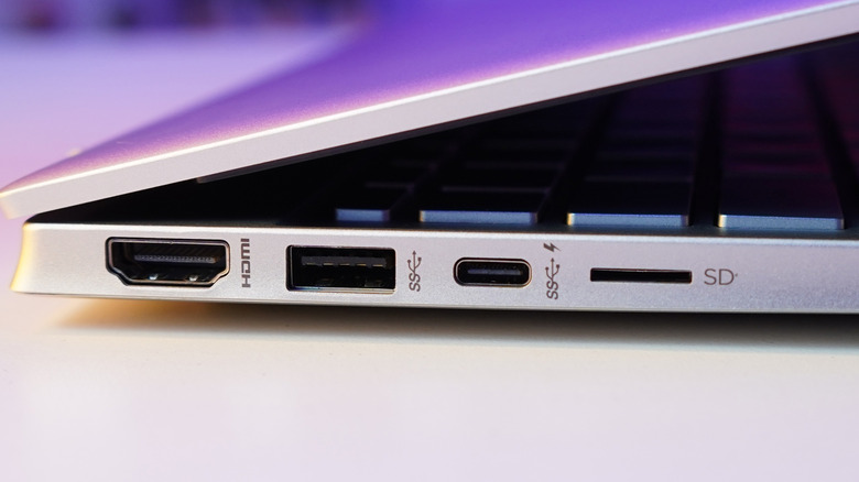 What does it mean when a USB port is colorless?