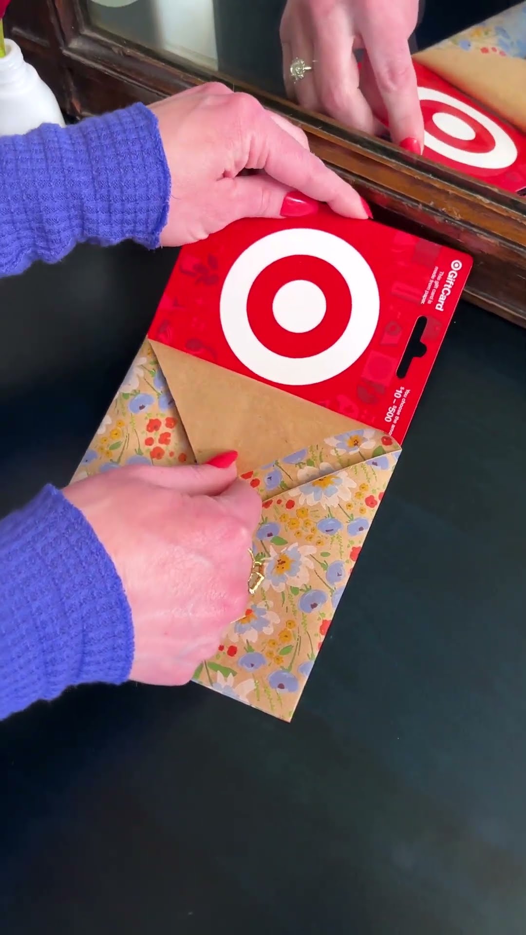 Gorgeous but easy card wrapping technique! 💌 #gifting #papercraft #giftcard