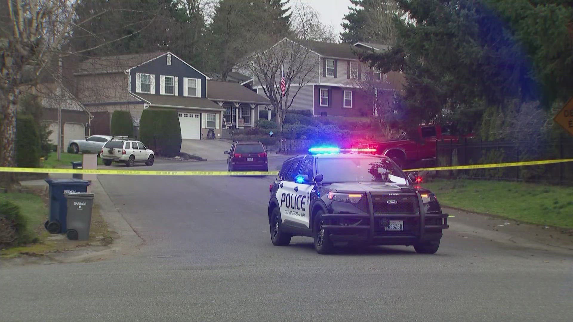 Man in custody after parents found dead in Federal Way