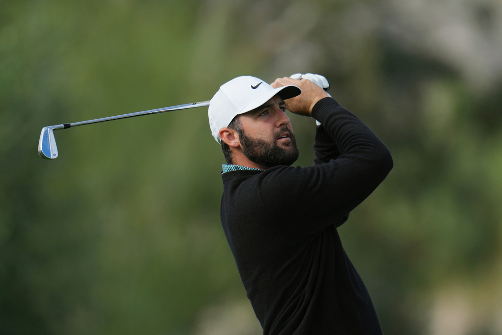 Scheffler starts the new year with a 63. It allowed him to keep pace at ...