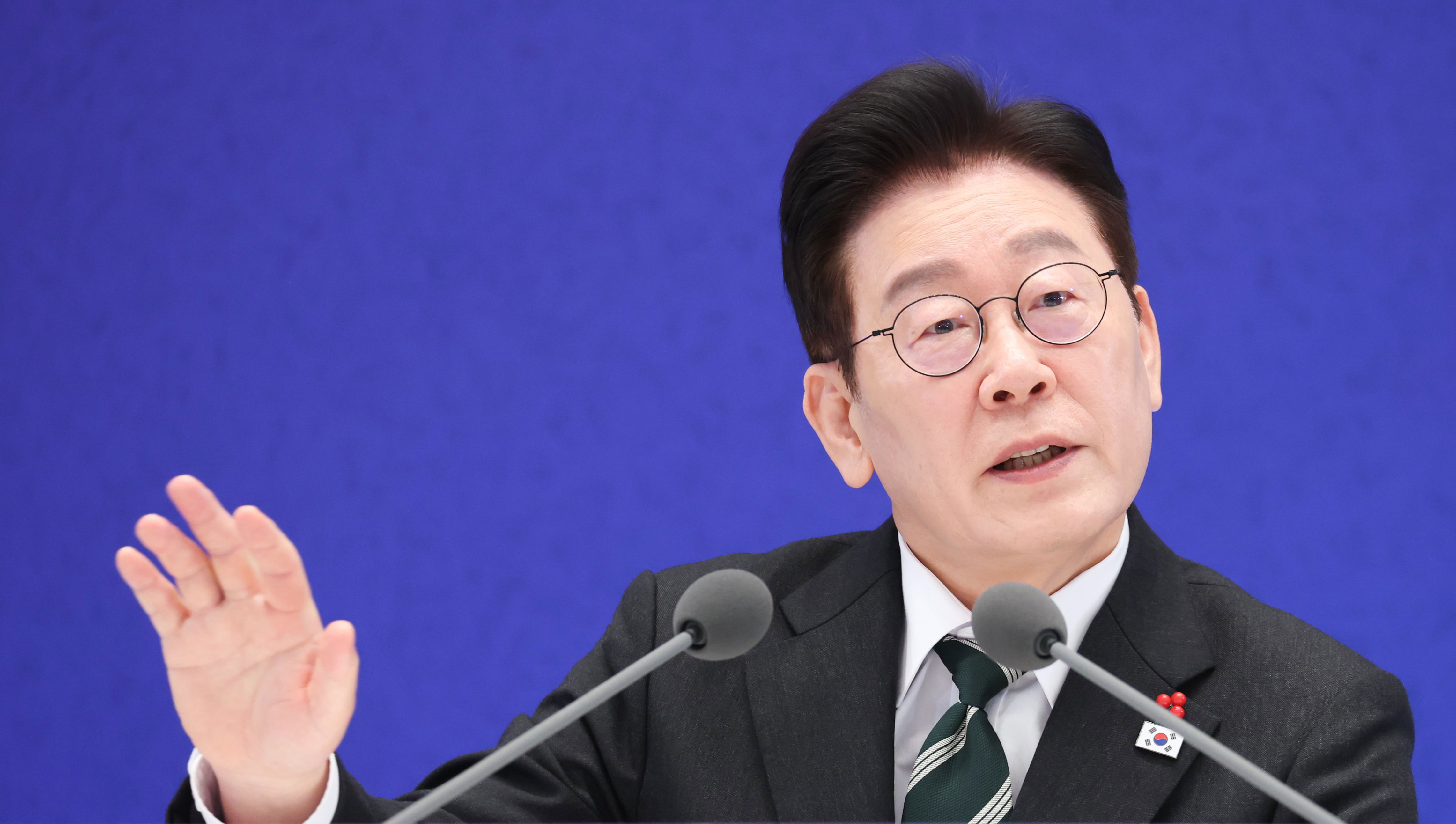 President Lee's approval rises to 61%, Democratic Party gains
