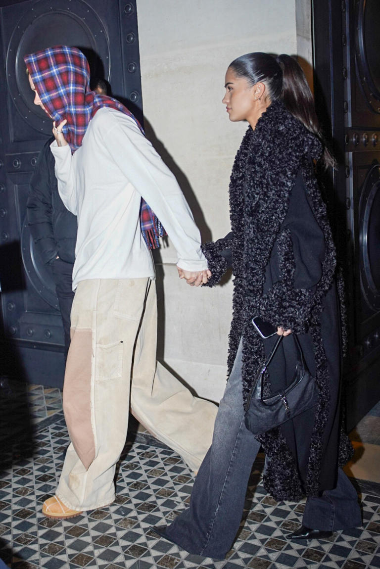 Romeo Beckham is all smiles on PDA-packed outing with girlfriend Kim ...
