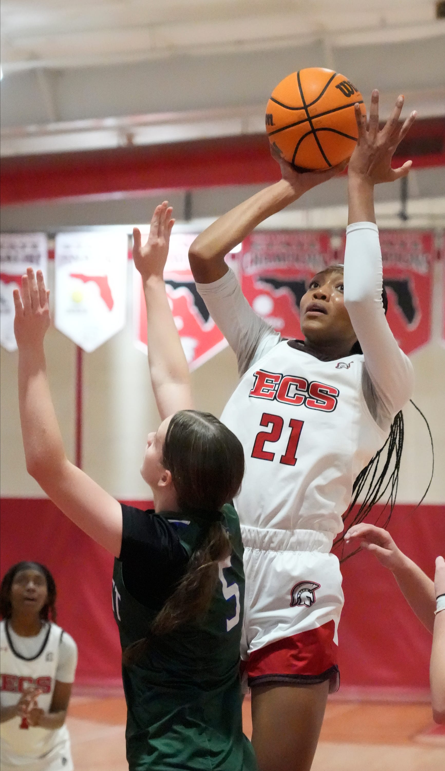 ECS girls basketball falls to Holy Trinity in Class 2A state semifinals