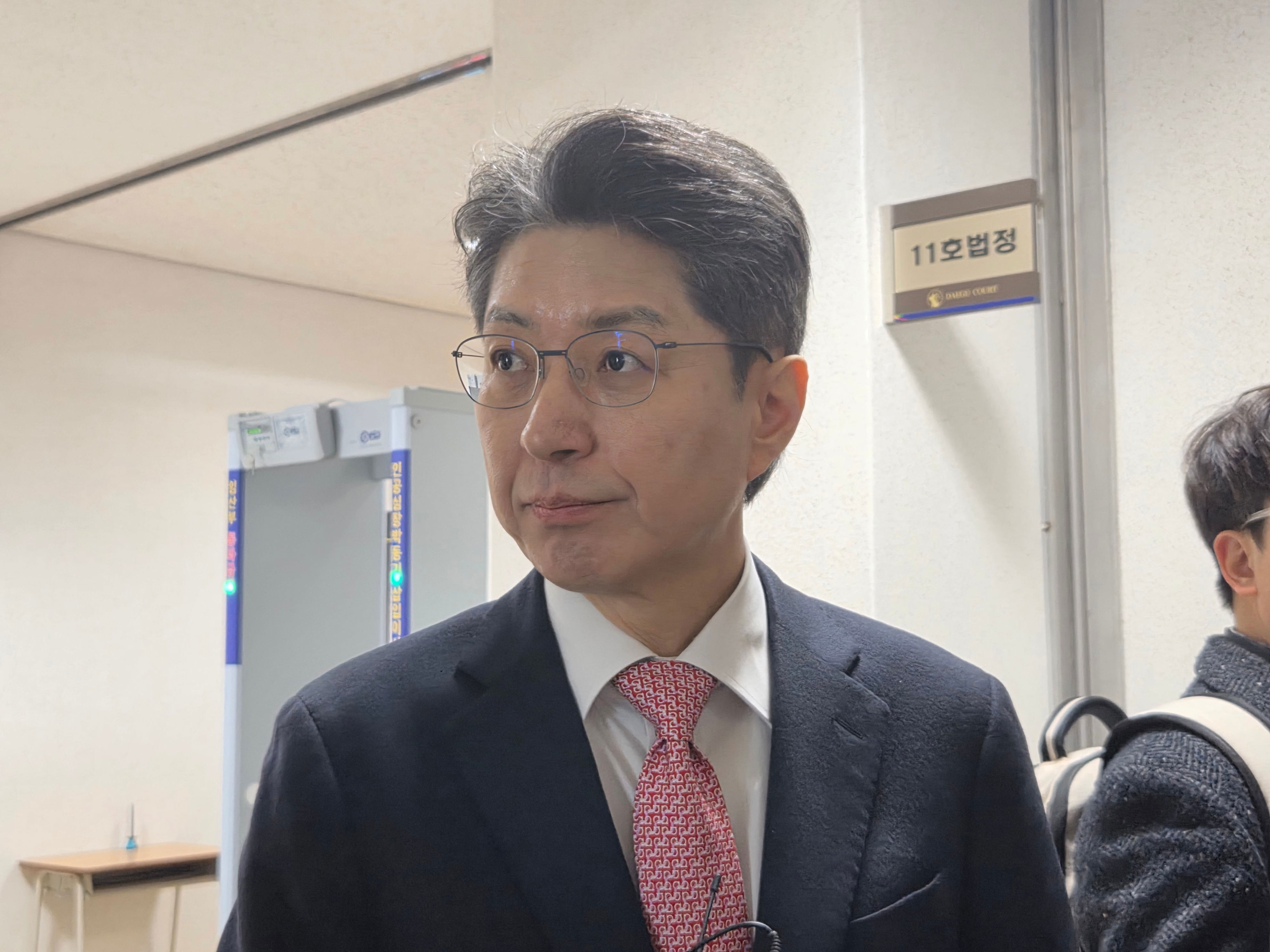 Ex-Daegu vice mayor fined 900,000 won for backing Hong's bid