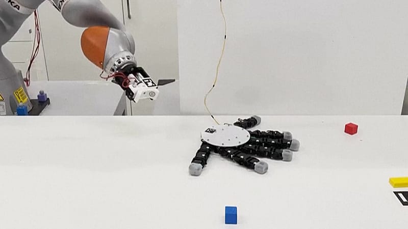 This robotic hand crawls away, grabs objects and reattaches