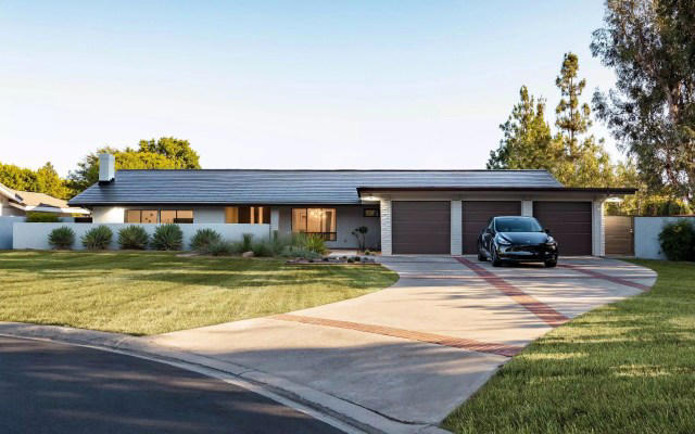 Tesla's futuristic 'solar roof' could help drivers earn $350 a month ...