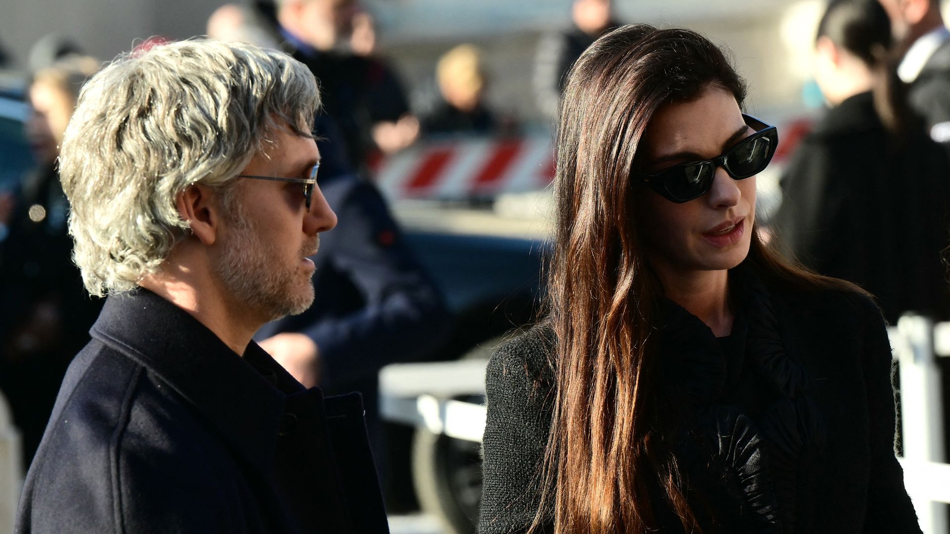 Las lágrimas de Anne Hathaway y los mensajes de amor de sus exparejas ...