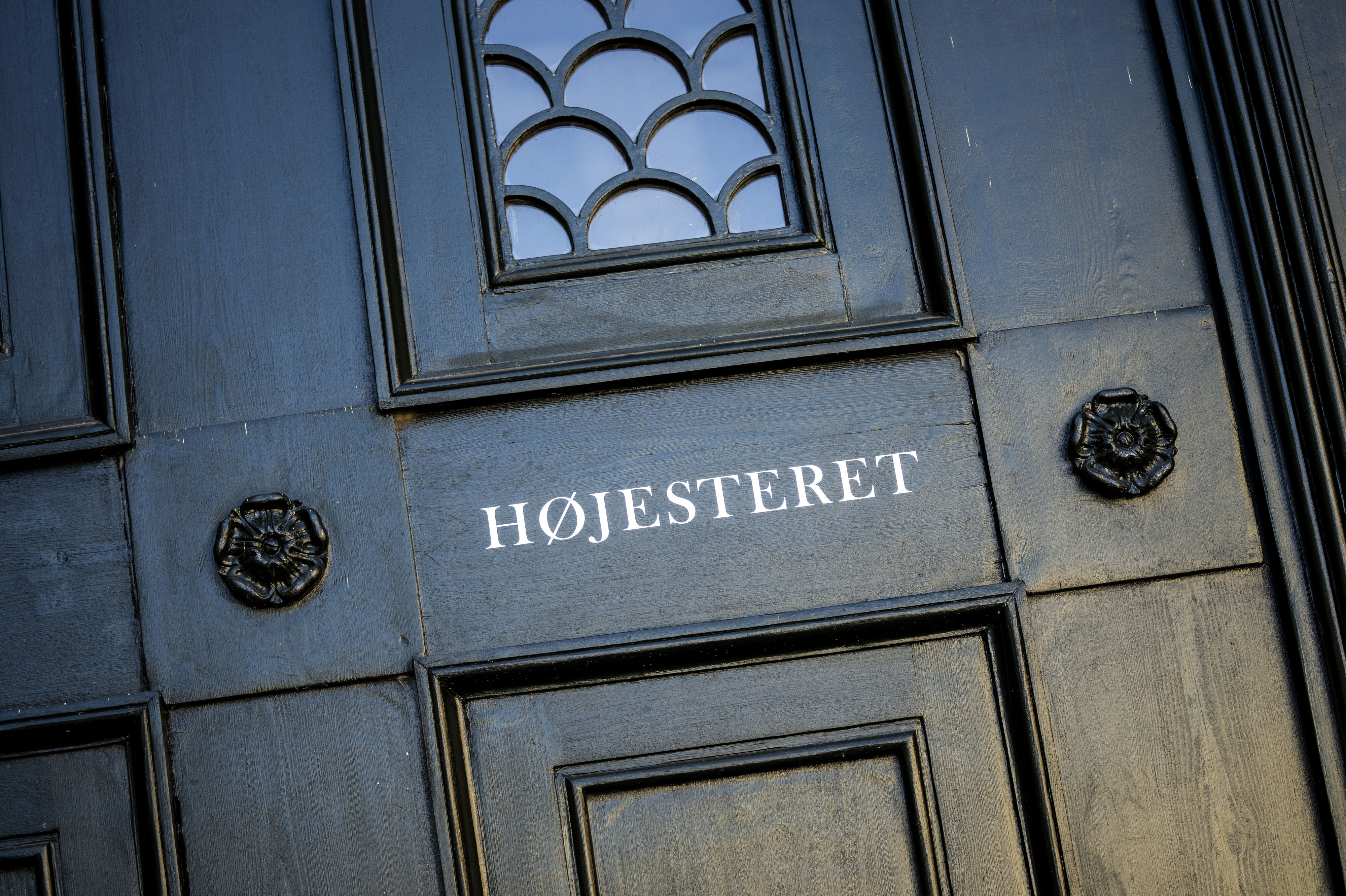 Højesteret frifinder mand for grove vittigheder om sorte og jøder