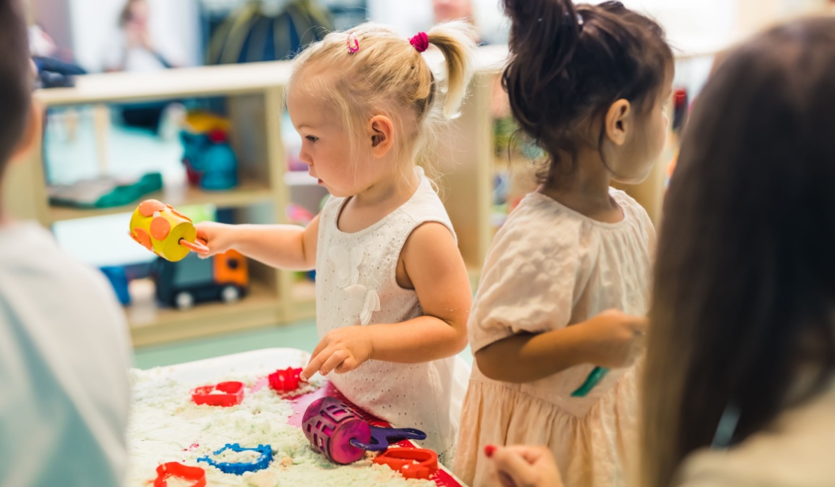 Childminder reveals 5 controversial red flags to look out for in ...