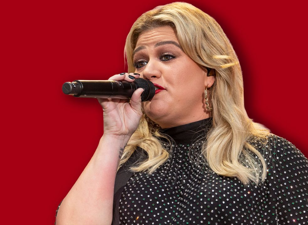 Kelly Clarkson lost 60 pounds and here are 4 daily habits she uses to stay lean at 43<br><br>