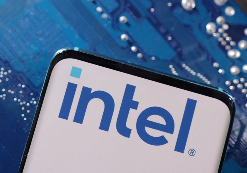 Intel shares tumble as supply chain snarls hamper turnaround<br>