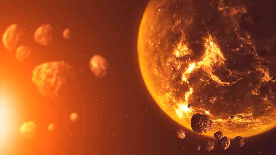What NASA doesn’t talk about: 10 strange moon facts