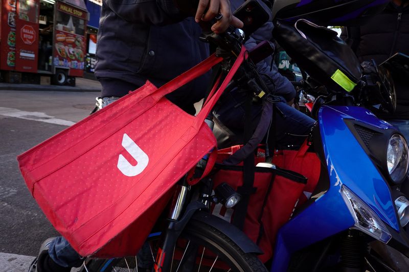 Judges reject DoorDash, Uber, Instacart bids to block New York City tipping laws<br><br>