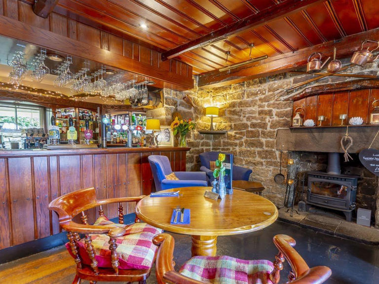 Historic Peak District coaching inn near Sheffield on sale for £750,000 ...