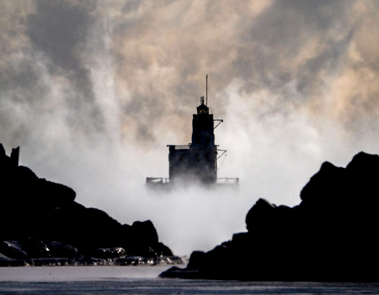 Milwaukee area's extreme cold weather continuing this weekend