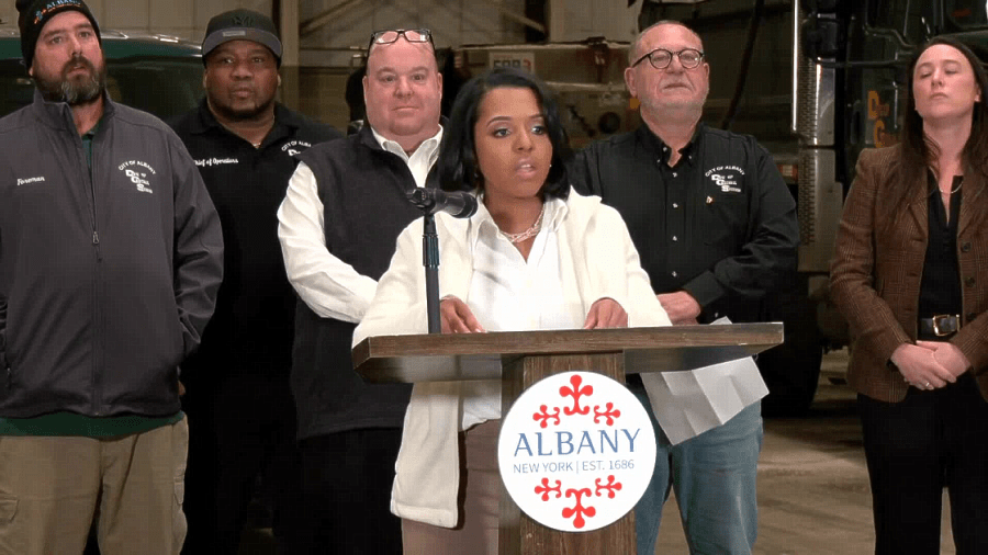 Albany mayor holds press conference ahead of winter storm