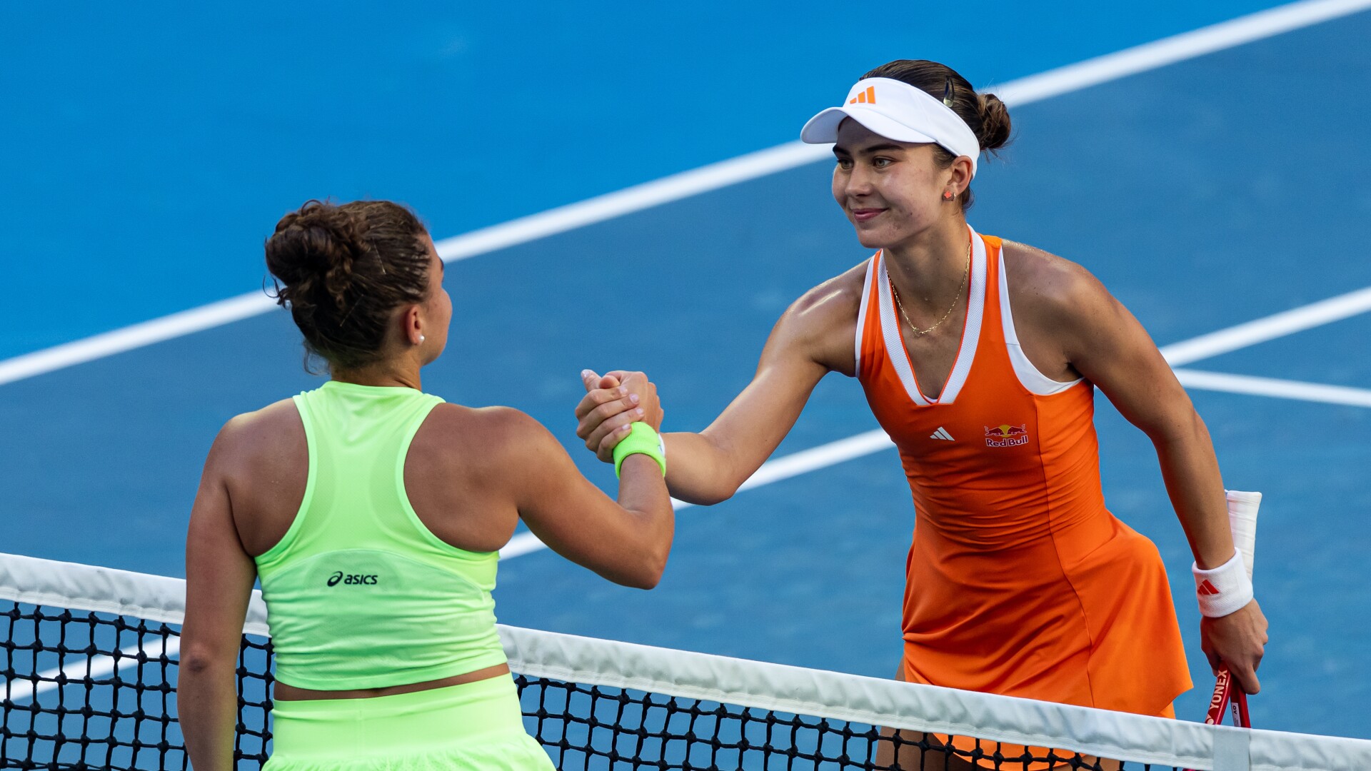 Iva Jovic uses advice from Novak Djokovic to upset Jasmine Paolini at Australian Open<br>