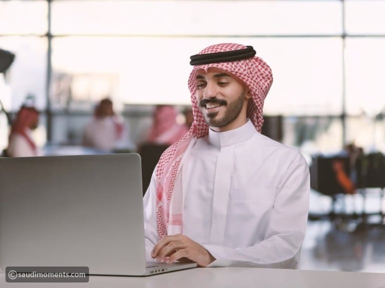 Saudi Arabia plans 340,000 new private-sector jobs for citizens