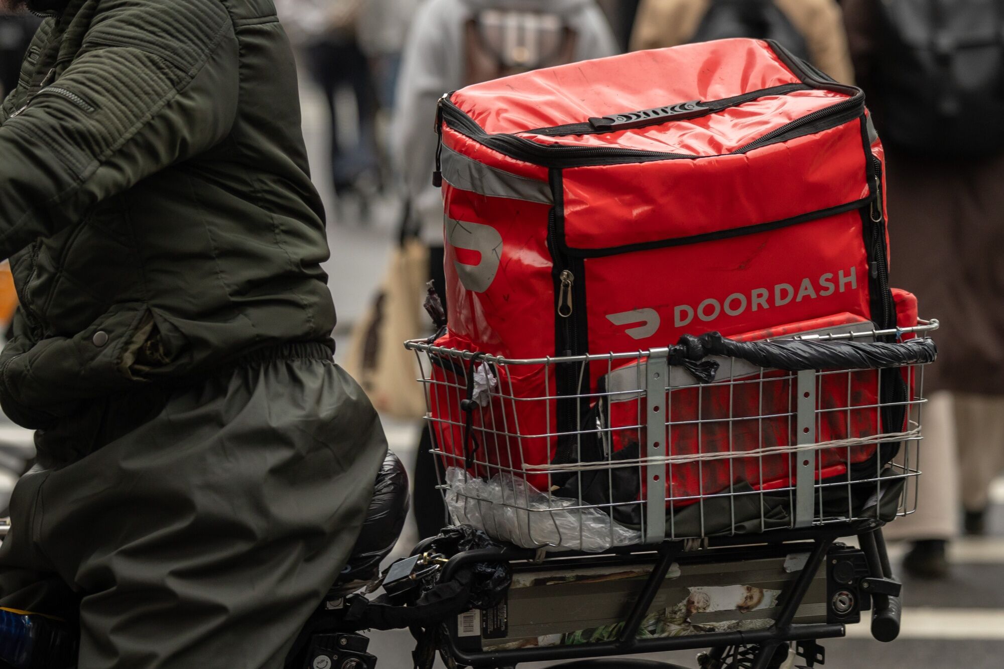 Doordash, Uber fail to stop NYC law requiring 10% tip prompt<br><br>